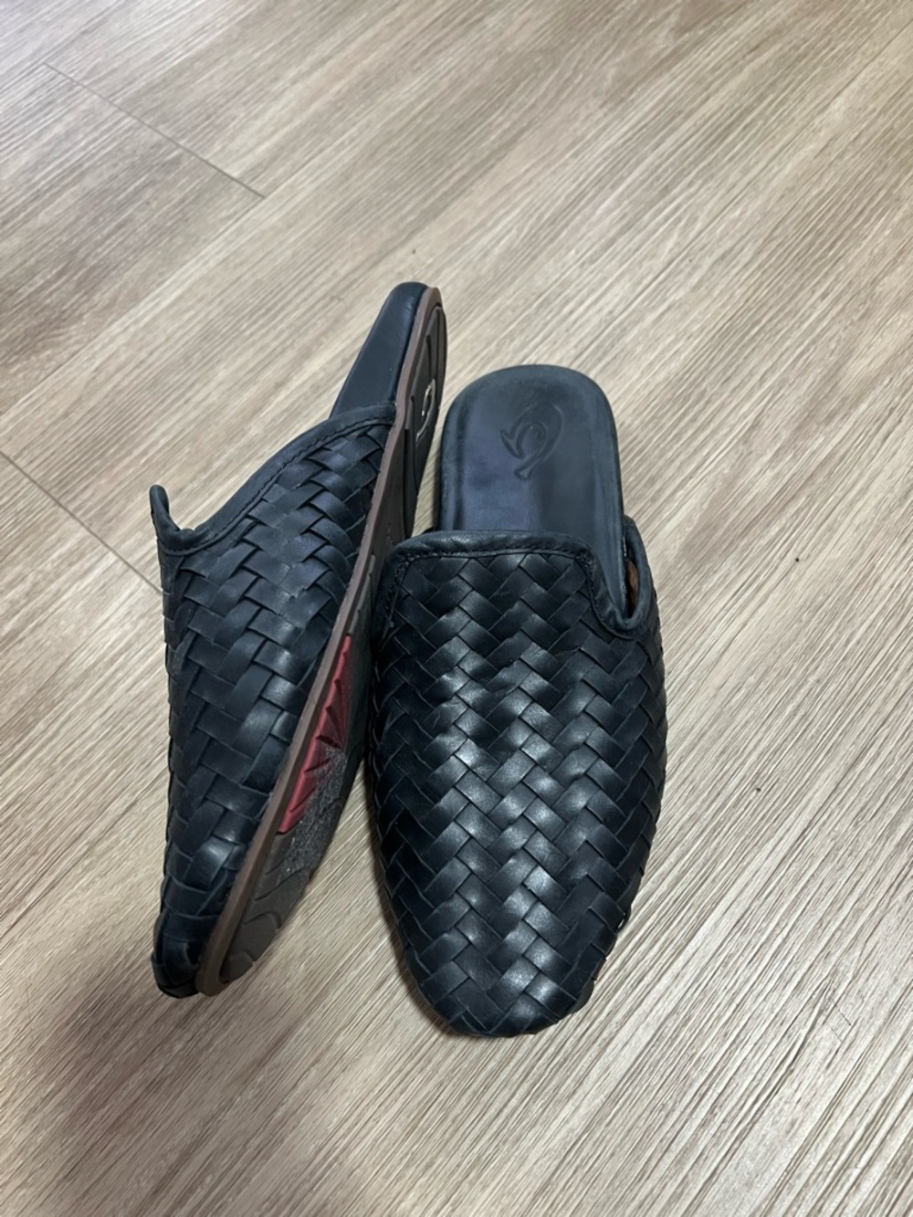 Olukai Black Woven Leather Design Classic Mule - Picture 3 of 5